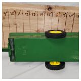 1/16 John Deere Spreader