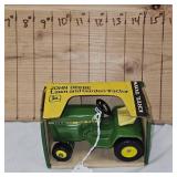 1:16 John Deere Lawn and Garden Tractor