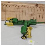 1/16th John Deere Baler