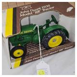 1:16 John Deere DR Tractor