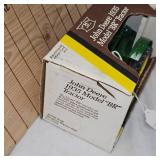 1:16 John Deere DR Tractor