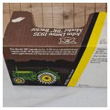 1:16 John Deere DR Tractor