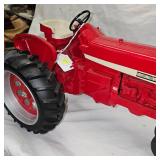 1/8th Farmall 806