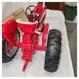 1/8th Farmall 806