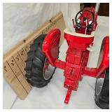 1/8th Farmall 806