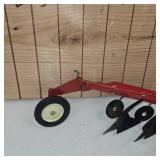 1:16 International 720 Six Bottom plow