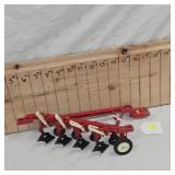 1:16 International 4 Bottom Plow