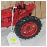 1:16 Farmall H