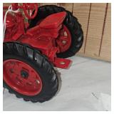 1:16 Farmall H