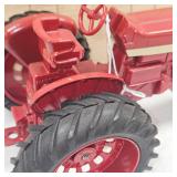 1:16 Farmall 806