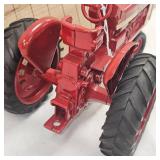 1:16 Farmall 806