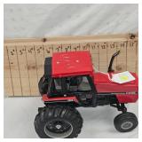 1:16 IH 2594 Tractor