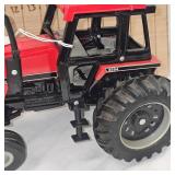 1:16 IH 2594 Tractor
