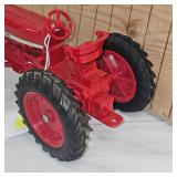 1:16 International 544 Tractor