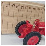 1:16 International 544 Tractor