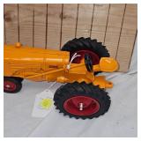 1:16 Minneapolis Moiline U Tractor