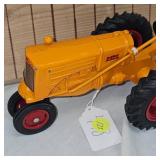 1:16 Minneapolis Moiline U Tractor