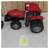 1/32 2 IH Tractors 245 & 560