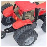 1/32 2 IH Tractors 245 & 560