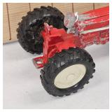 1/32 2 IH Tractors 245 & 560