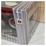 1:16 Farmall M and Accessories