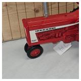 1/16th Farmall 706