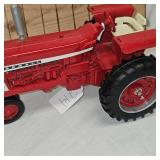 1/16th Farmall 706