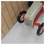1:16 Farmall A & Ford Tractor