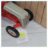 1:16 Farmall A & Ford Tractor