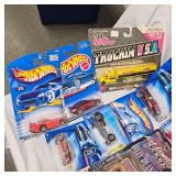 Lot of 20 Matchbox and Hot Wheels Cars