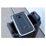 Cambro 500LCD, 5 Gallon Black Insulated Beverage Hot/ Cold Dispenser