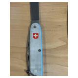 LL - Victorinox Swiss Army Knife (Lot of 4) - 3.5 in Closed