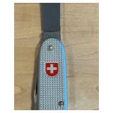 LL - Victorinox Swiss Army Knife (Lot of 4) - 3.5 in Closed