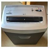 ULB - Fellowes OM2C & Office Paper Shredder - 12-Sheet Capacity