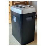 ULB - Fellowes OM2C & Office Paper Shredder - 12-Sheet Capacity