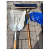 G - Long Handled Tools (Lot of 5)