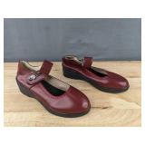 Girls Shoes Burgundy Velcro Strap Size 3.5 - New