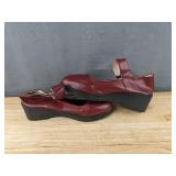 Girls Shoes Burgundy Velcro Strap Size 3.5 - New
