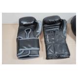 Mis-Matched Boxing Gloves