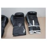 Mis-Matched Boxing Gloves