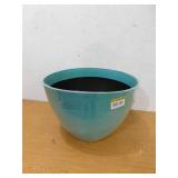 CHG CLASSIC HOME & GARDEN Decatur Large Teal Resin Lightweight Round Planter with Optional Drainage Holes (22 in. L x 22 in. W x 15.75 in. H)