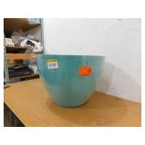 CHG CLASSIC HOME & GARDEN Decatur Large Teal Resin Lightweight Round Planter with Optional Drainage Holes (22 in. L x 22 in. W x 15.75 in. H)