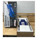 *Strongway Professional Service Floor Jack, 3-Ton Capacity #113078 Msrp $179.99 see description