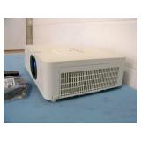 Hitachi CP-WU5505 WUXGA 5000-Lumen HD Home Theater LCD Projector / Projection System with Remote Control and HDMI Cable