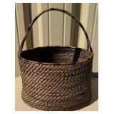 Very nice Vintage Handmade Woven Gathering Basket w/Handle