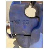 Large Heavy Duty RECORD No. 23 Bench Vise