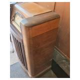 Philco Model 46-1209 Vintage Radio - Seller stated that it lights up