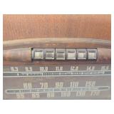 Philco Model 46-1209 Vintage Radio - Seller stated that it lights up