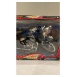 New Ray 1/6 Scale Indian Chief Die-Cast Motorcycle - Blue with Saddlebags - NIB
