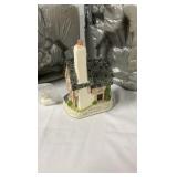 1992 David Winter "Swan Upping Cottage" - Collectors Guild with Box